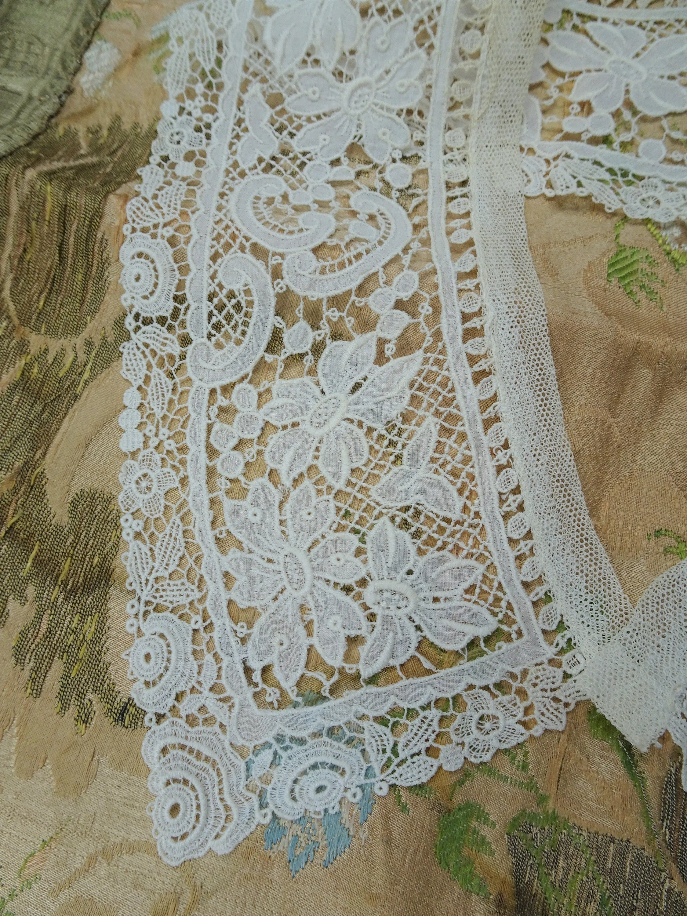 ANTIQUE French Lace Collar,Mixed French Lace,Flapper Gatsby Bridal Laces,Vintage Clothing,Collectible Lace