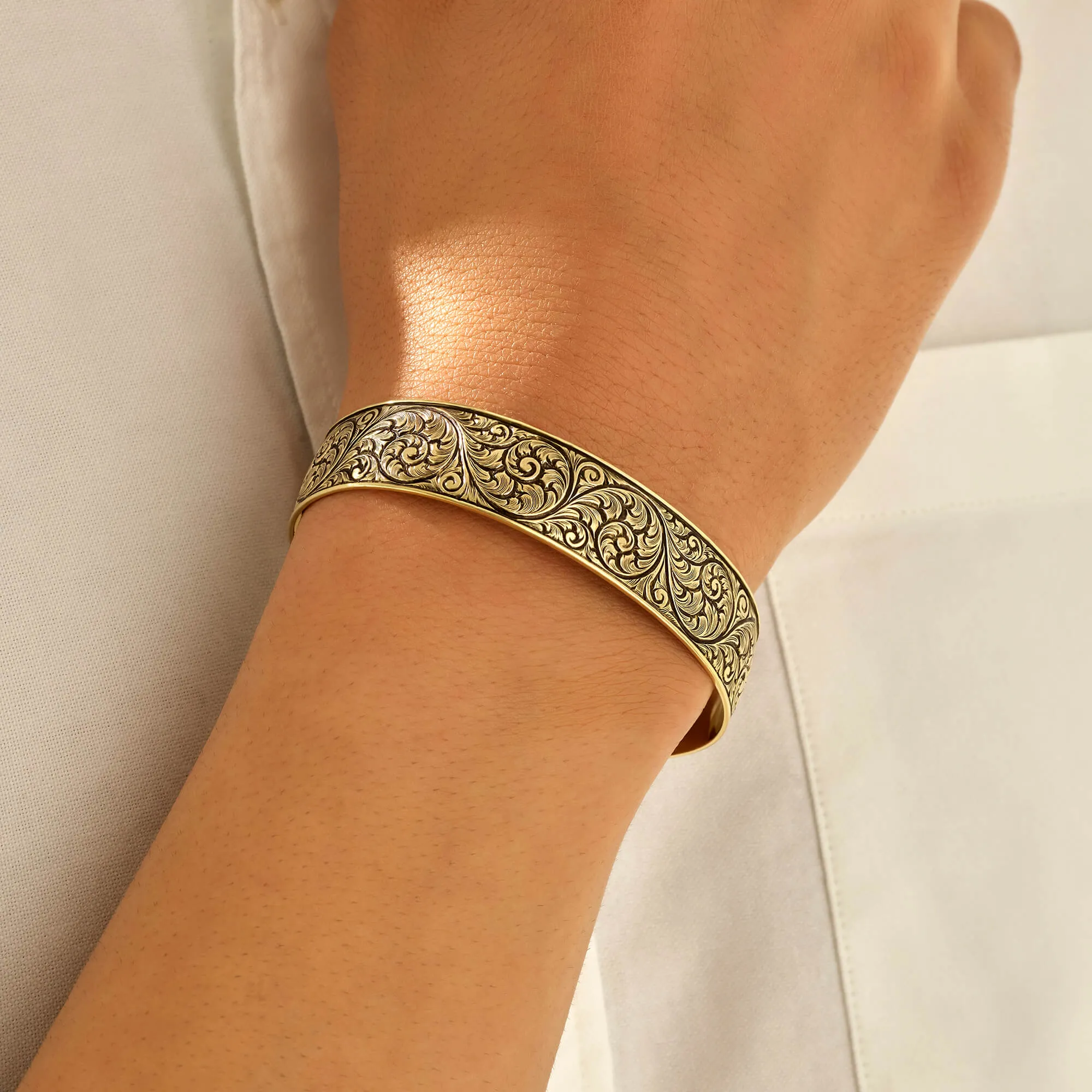 Premium Classic Cuff in Gold