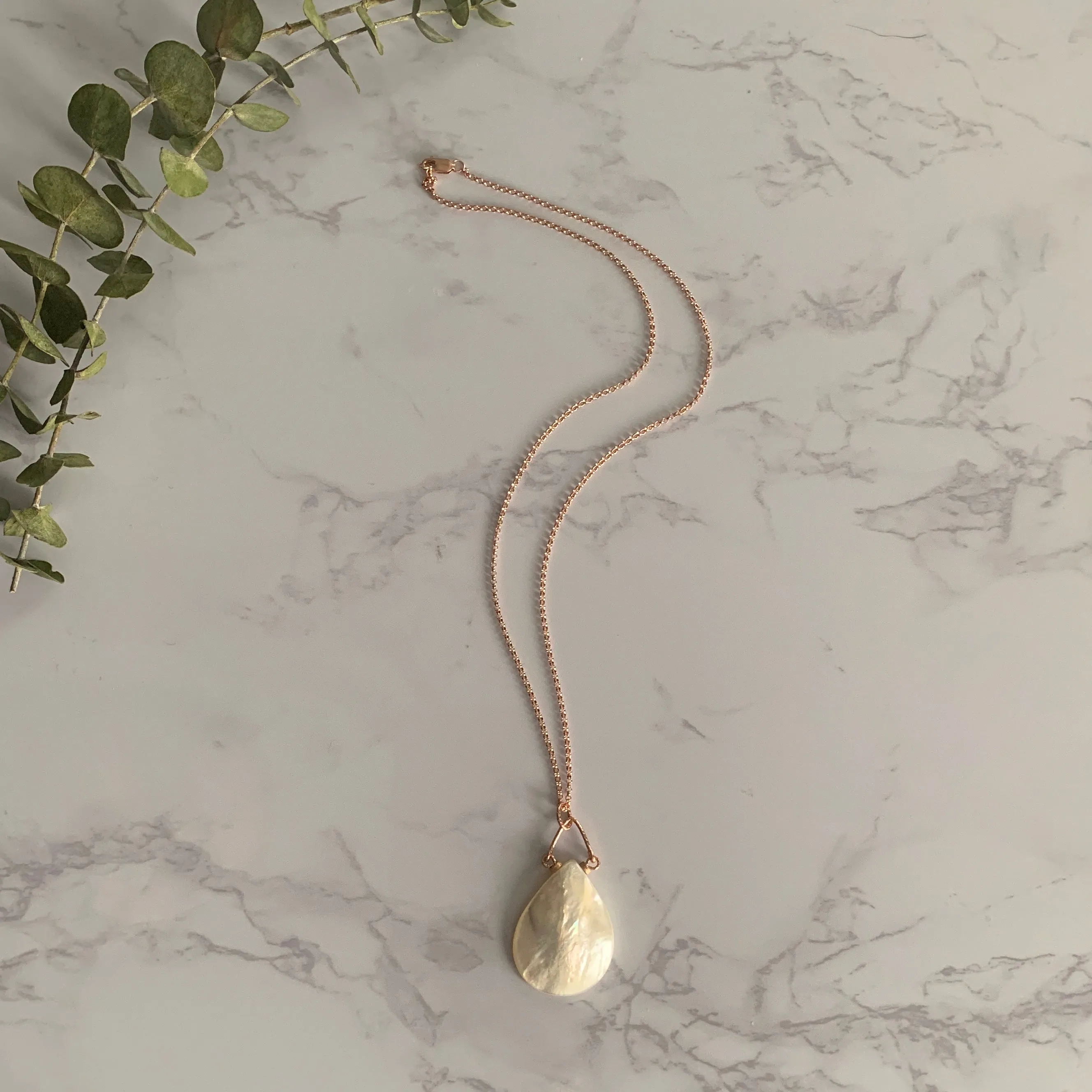 Rose Gold Mother of Pearl Teardrop Pendant