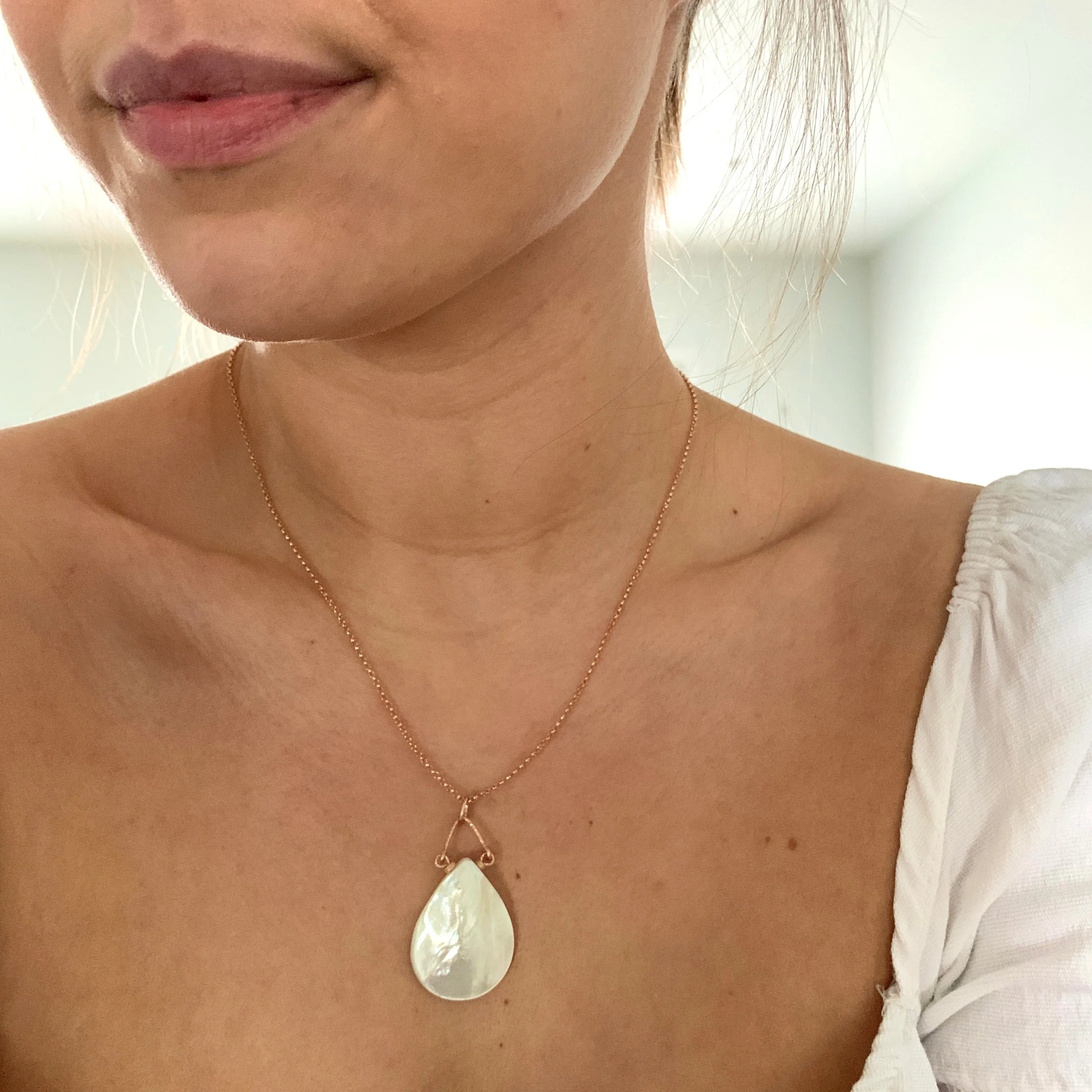 Rose Gold Mother of Pearl Teardrop Pendant